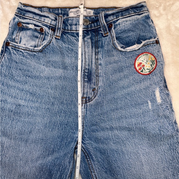 Abercrombie & Fitch High Rise Distressed Patch Straight Leg Denim Jeans Size 24 - Picture 12 of 13